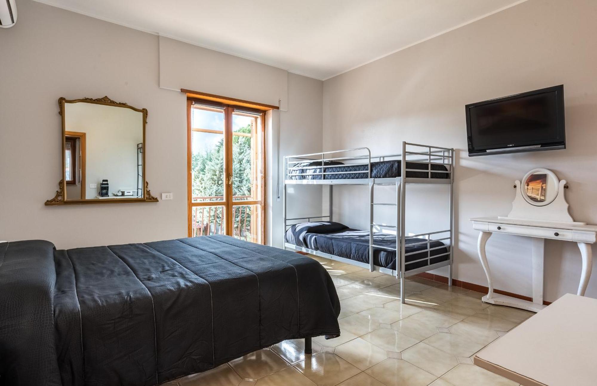 Travelershome Ciampino&Morena Guesthouse Rome Buitenkant foto